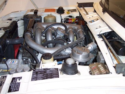 BMW 2002 Turbo - motor 2.jpg