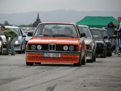 BMW E21 30.jpg