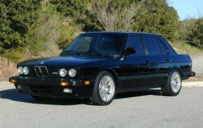 1988_BMW_e28_M5_Sedan_Front_1.jpg